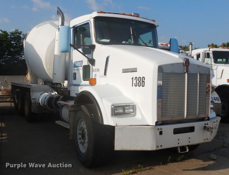 image for item GT9386 2001 Kenworth T800  ready mix truck