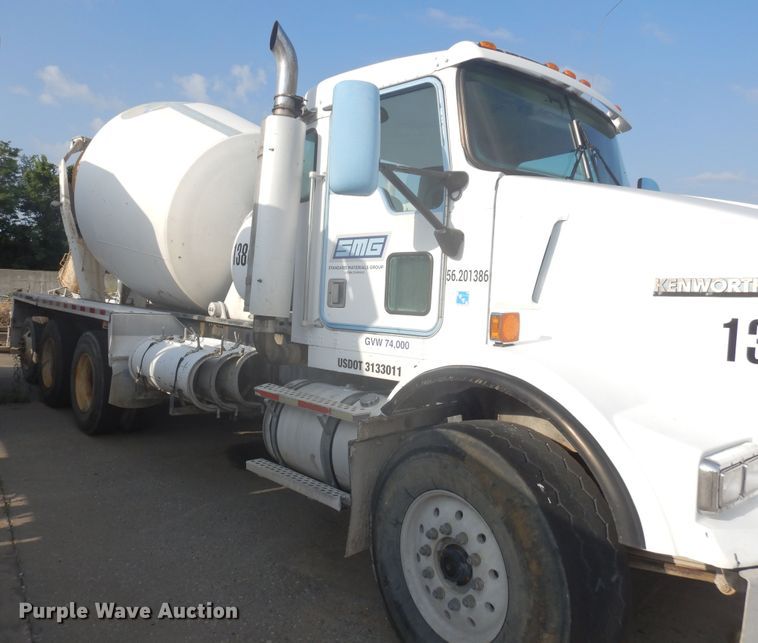 image for item GT9386 2001 Kenworth T800  ready mix truck