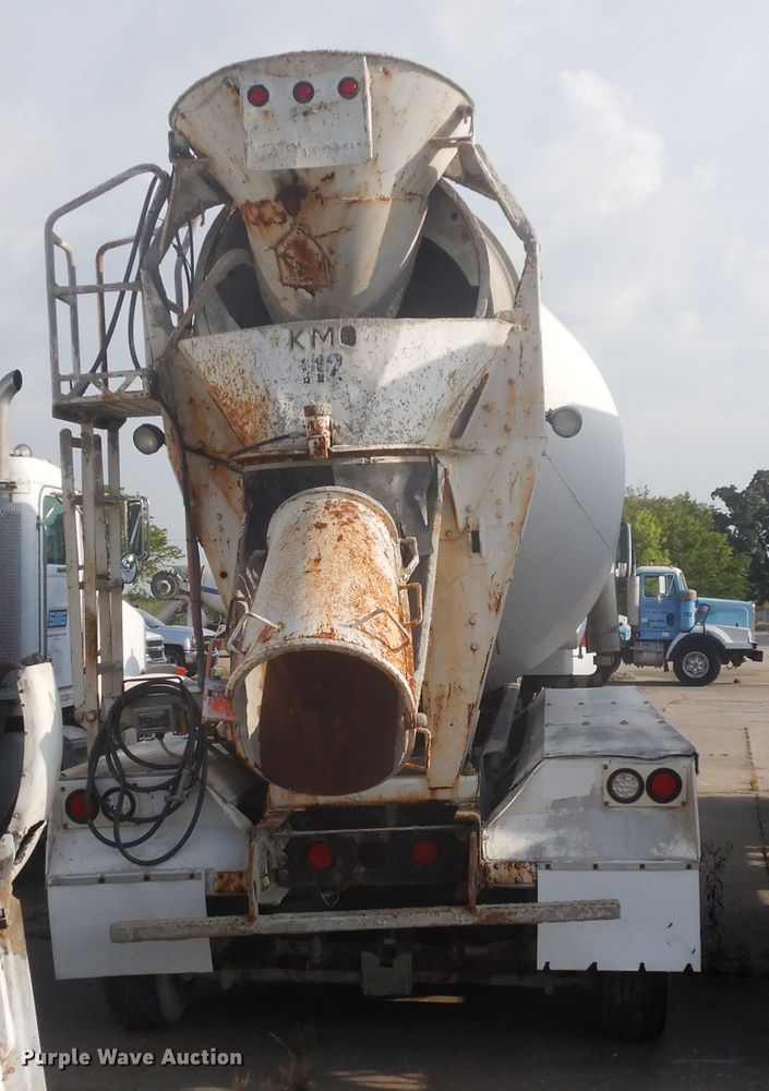 image for item GT9386 2001 Kenworth T800  ready mix truck