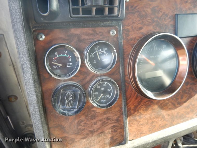 image for item GT9386 2001 Kenworth T800  ready mix truck