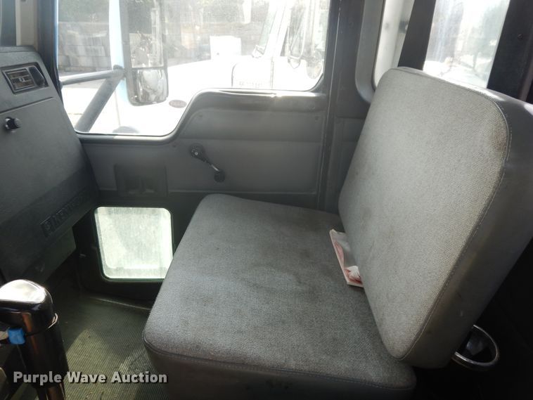 image for item GT9386 2001 Kenworth T800  ready mix truck