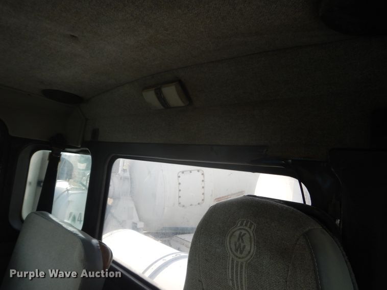 image for item GT9386 2001 Kenworth T800  ready mix truck