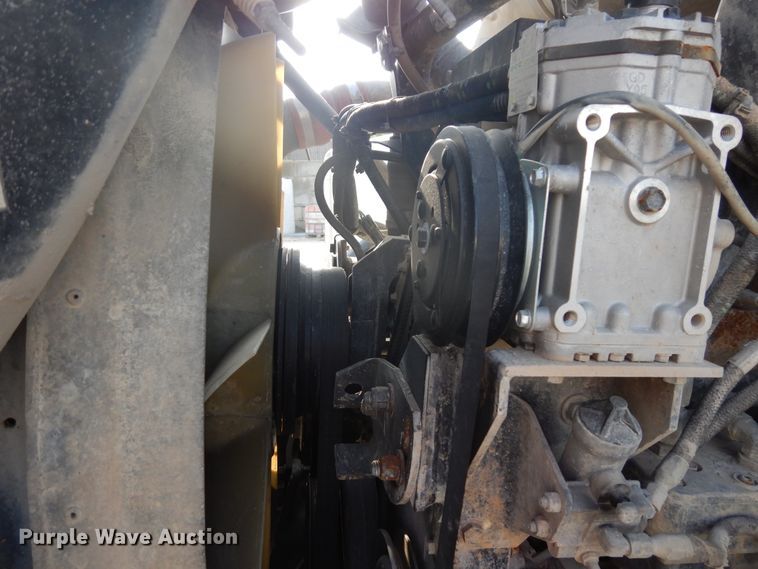 image for item GT9386 2001 Kenworth T800  ready mix truck