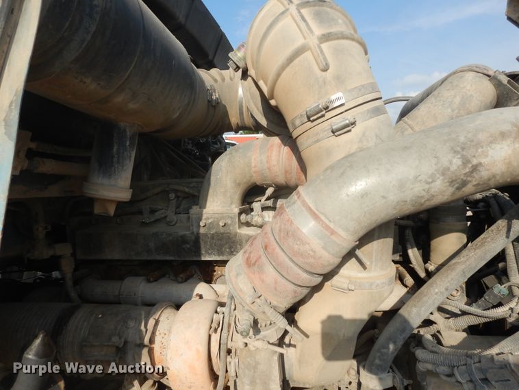 image for item GT9386 2001 Kenworth T800  ready mix truck