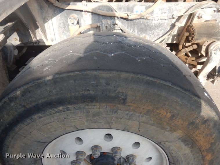 image for item GT9386 2001 Kenworth T800  ready mix truck