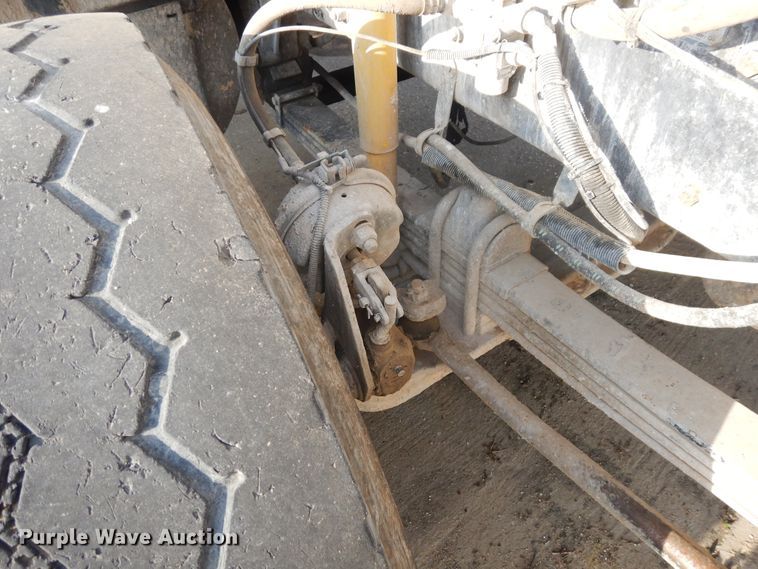 image for item GT9386 2001 Kenworth T800  ready mix truck