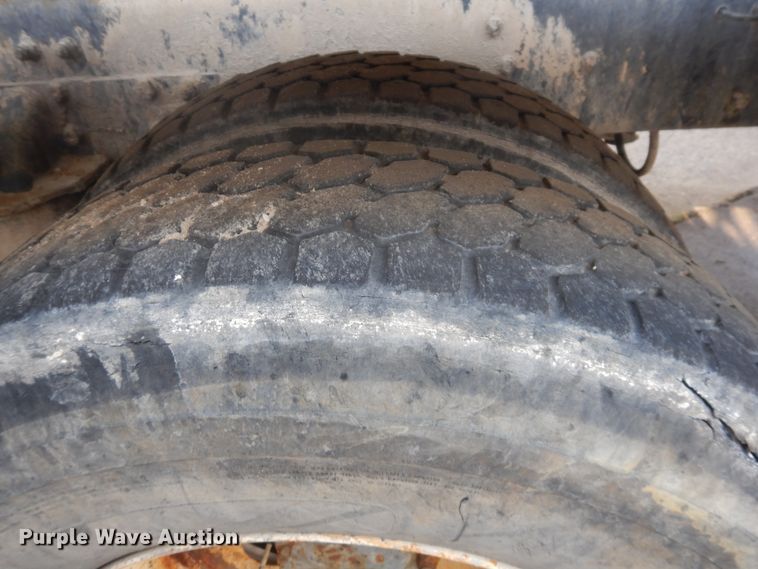 image for item GT9386 2001 Kenworth T800  ready mix truck