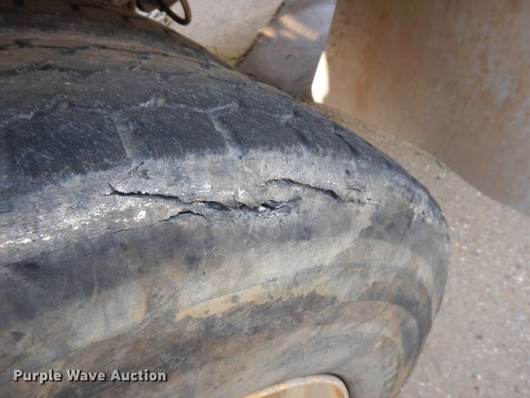 image for item GT9386 2001 Kenworth T800  ready mix truck