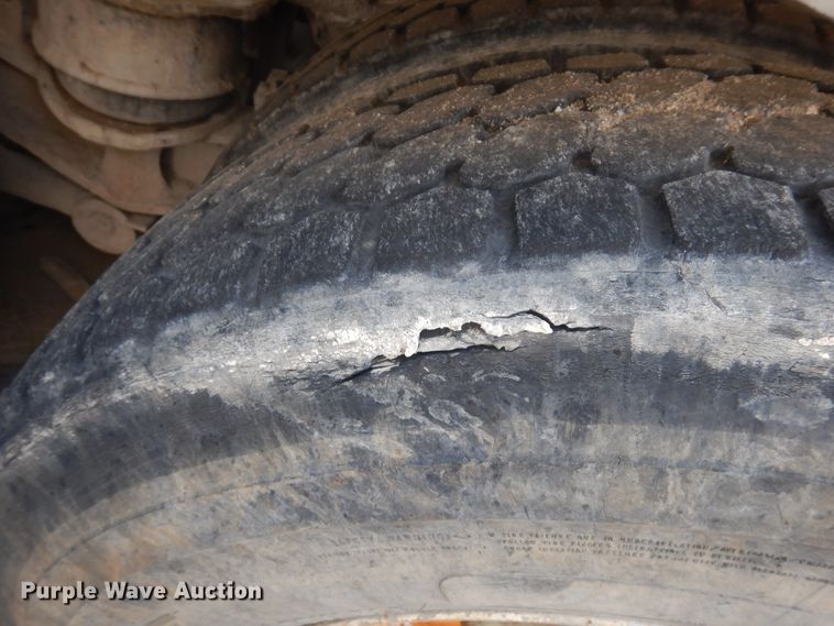 image for item GT9386 2001 Kenworth T800  ready mix truck