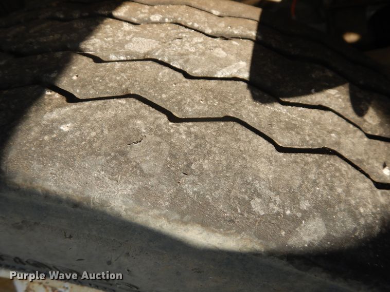 image for item GT9386 2001 Kenworth T800  ready mix truck