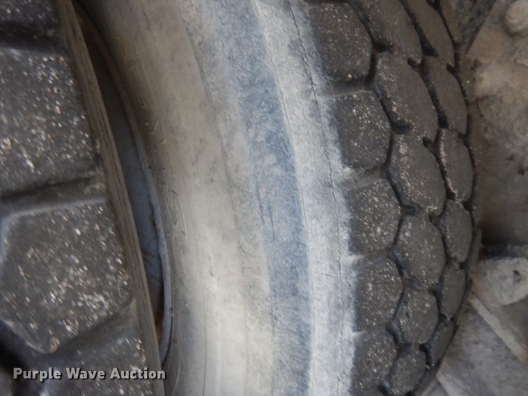 image for item GT9386 2001 Kenworth T800  ready mix truck