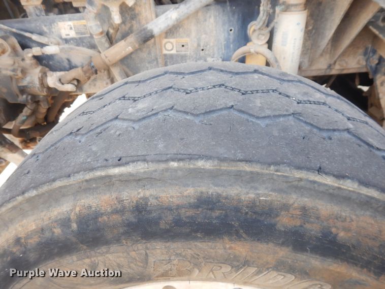 image for item GT9386 2001 Kenworth T800  ready mix truck