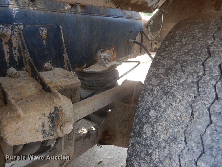 image for item GT9386 2001 Kenworth T800  ready mix truck