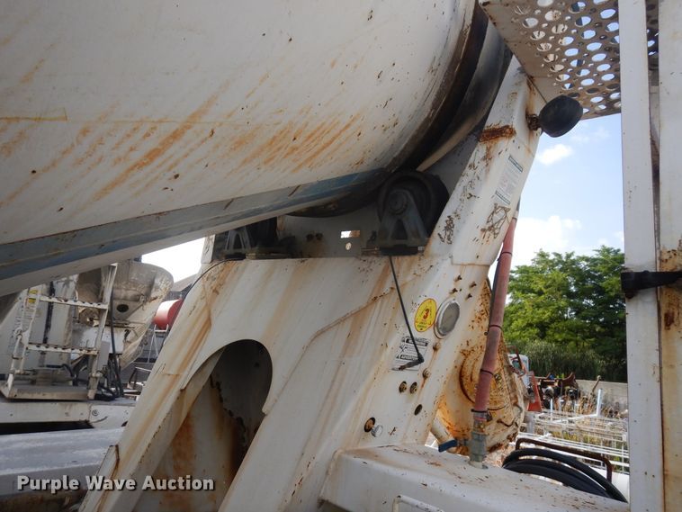 image for item GT9386 2001 Kenworth T800  ready mix truck