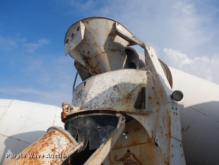 image for item GT9386 2001 Kenworth T800  ready mix truck