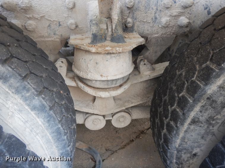 image for item GT9386 2001 Kenworth T800  ready mix truck