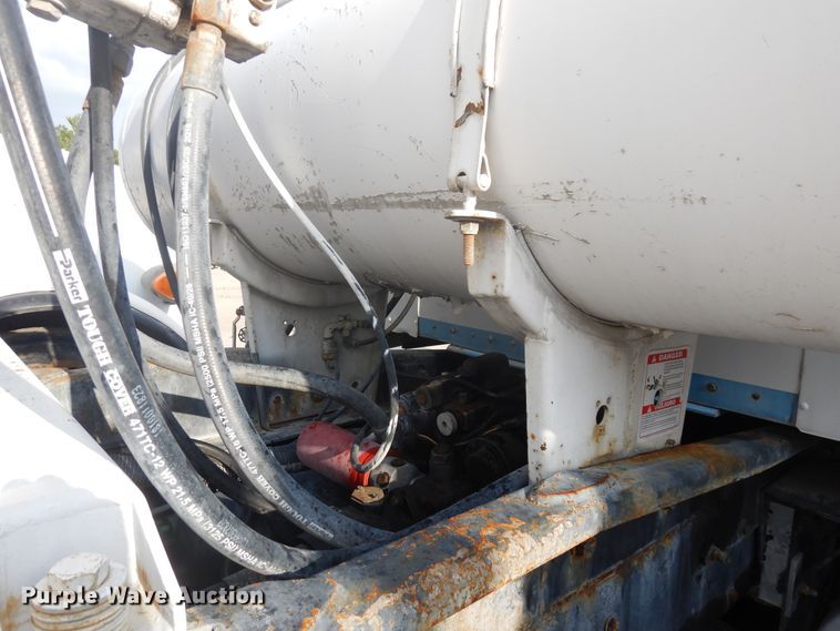 image for item GT9386 2001 Kenworth T800  ready mix truck