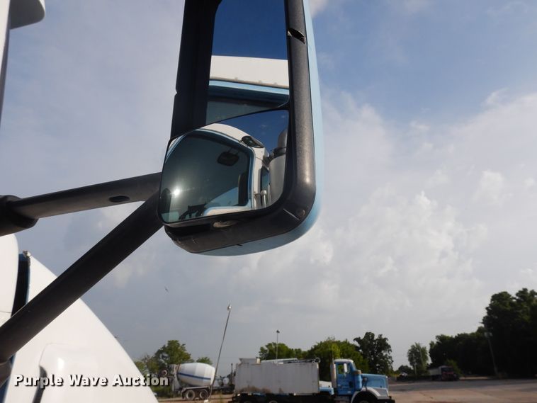 image for item GT9386 2001 Kenworth T800  ready mix truck