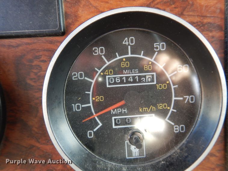 image for item GT9387 2001 Kenworth T800  ready mix truck