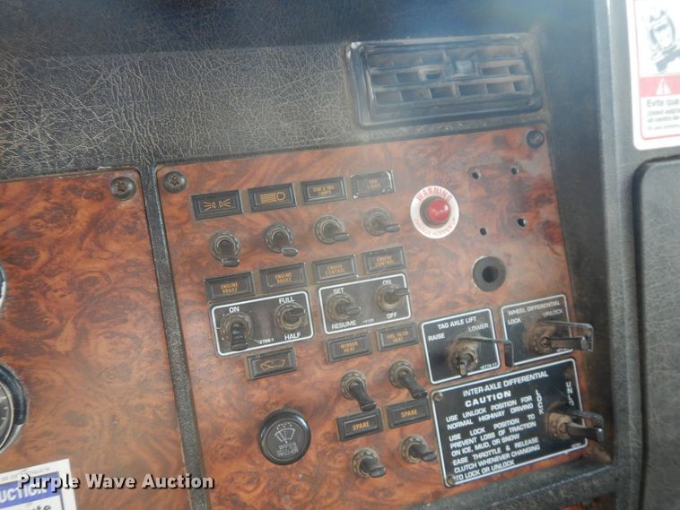 image for item GT9387 2001 Kenworth T800  ready mix truck