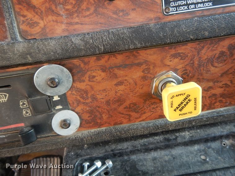 image for item GT9387 2001 Kenworth T800  ready mix truck