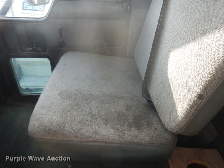 image for item GT9387 2001 Kenworth T800  ready mix truck