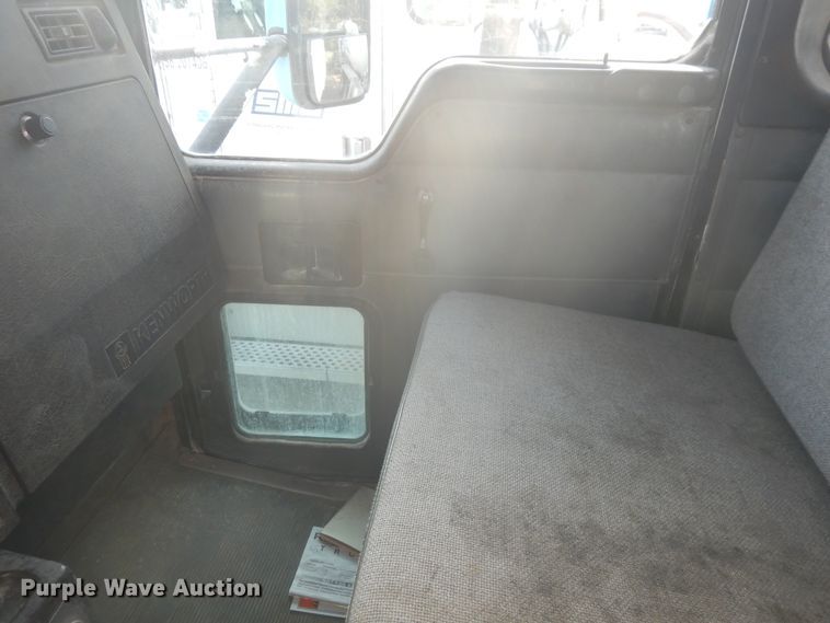 image for item GT9387 2001 Kenworth T800  ready mix truck