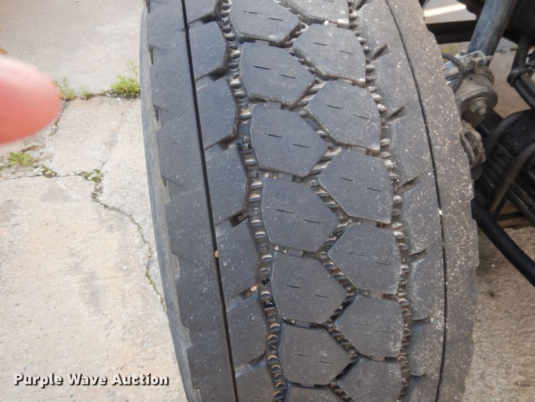 image for item GT9387 2001 Kenworth T800  ready mix truck