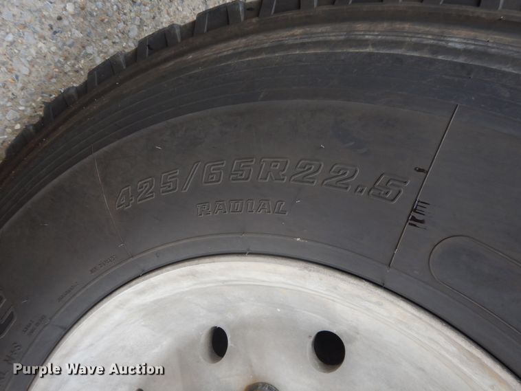 image for item GT9387 2001 Kenworth T800  ready mix truck