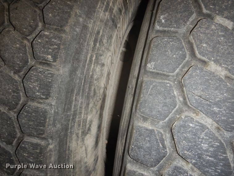 image for item GT9387 2001 Kenworth T800  ready mix truck