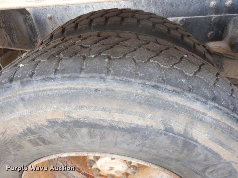 image for item GT9387 2001 Kenworth T800  ready mix truck