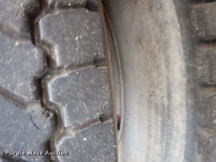 image for item GT9387 2001 Kenworth T800  ready mix truck