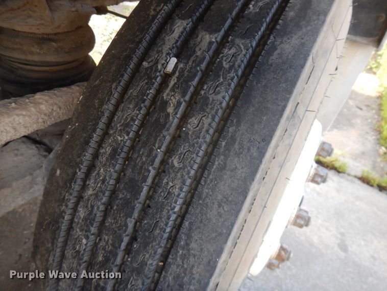 image for item GT9387 2001 Kenworth T800  ready mix truck