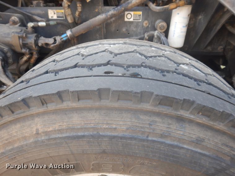 image for item GT9387 2001 Kenworth T800  ready mix truck