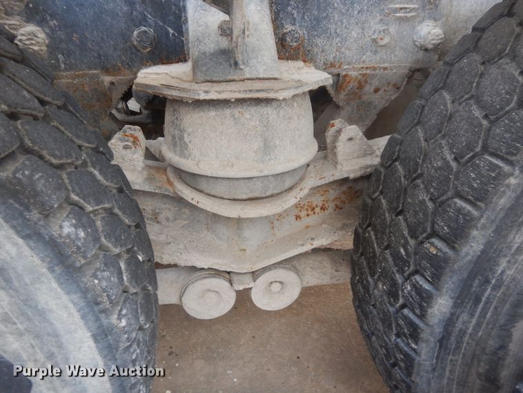 image for item GT9387 2001 Kenworth T800  ready mix truck