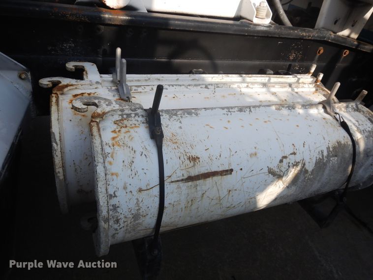 image for item GT9387 2001 Kenworth T800  ready mix truck