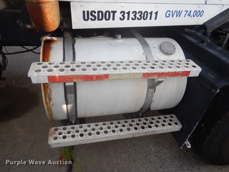 image for item GT9387 2001 Kenworth T800  ready mix truck