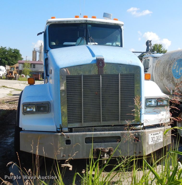 image for item GT9391 2005 Kenworth T800  ready mix truck