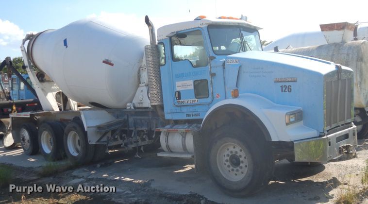 image for item GT9391 2005 Kenworth T800  ready mix truck