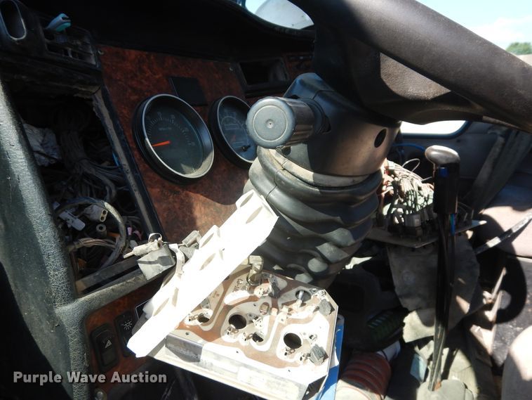 image for item GT9391 2005 Kenworth T800  ready mix truck