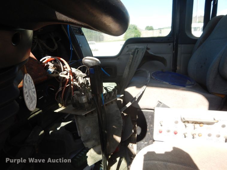 image for item GT9391 2005 Kenworth T800  ready mix truck