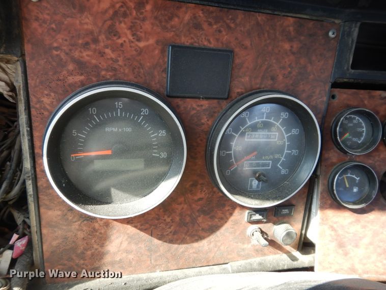 image for item GT9391 2005 Kenworth T800  ready mix truck