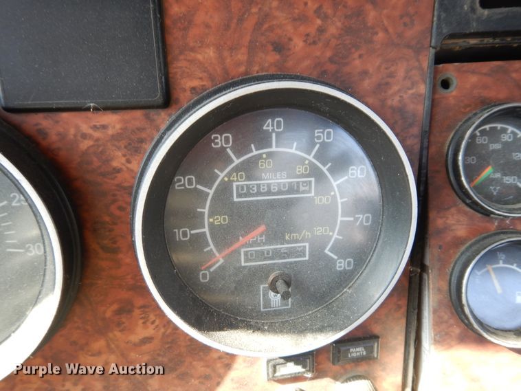 image for item GT9391 2005 Kenworth T800  ready mix truck