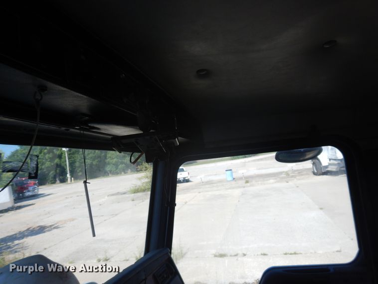 image for item GT9391 2005 Kenworth T800  ready mix truck