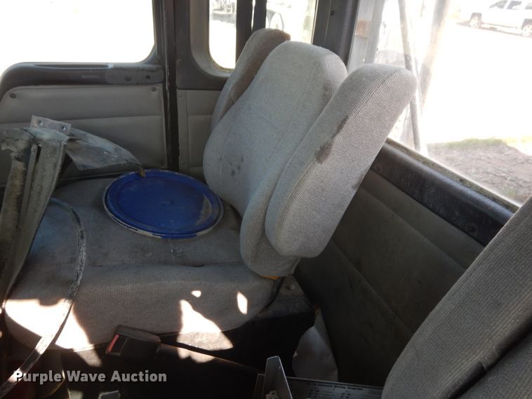 image for item GT9391 2005 Kenworth T800  ready mix truck