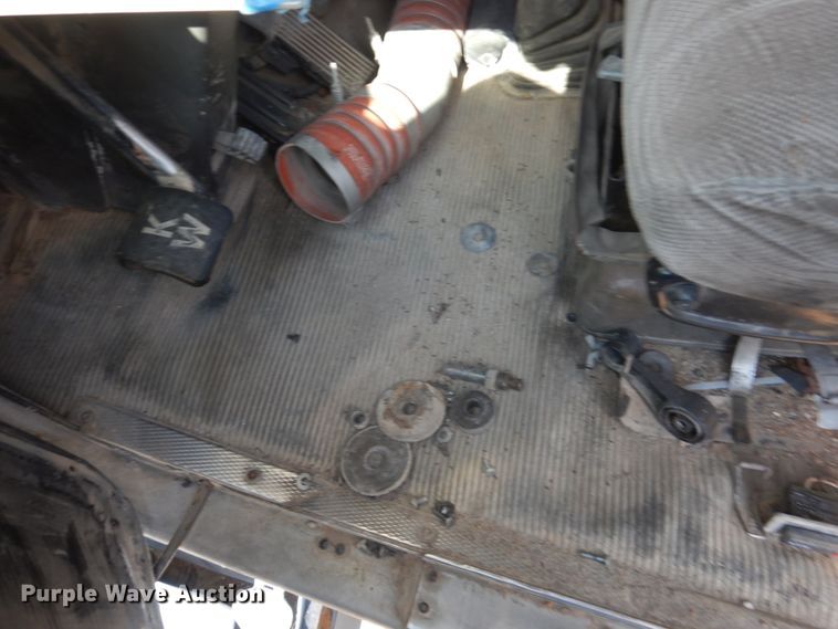 image for item GT9391 2005 Kenworth T800  ready mix truck