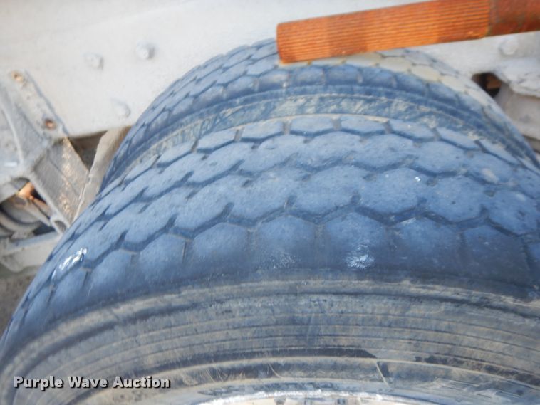 image for item GT9391 2005 Kenworth T800  ready mix truck