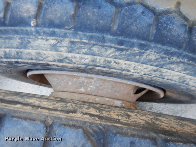 image for item GT9391 2005 Kenworth T800  ready mix truck