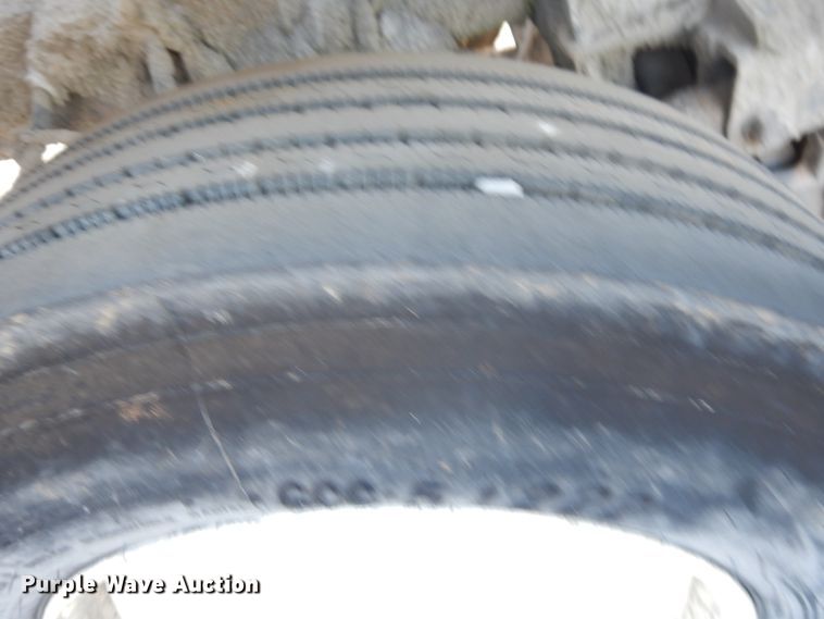 image for item GT9391 2005 Kenworth T800  ready mix truck