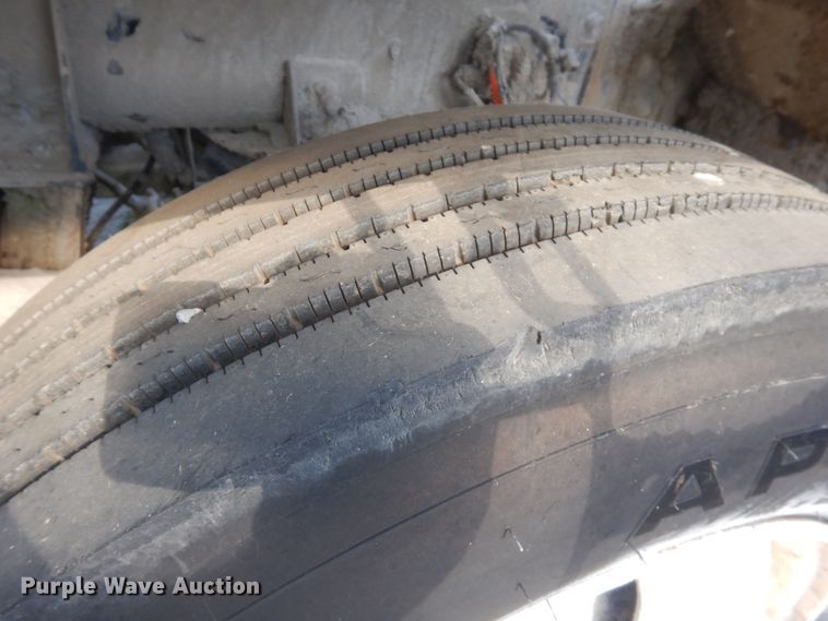 image for item GT9391 2005 Kenworth T800  ready mix truck